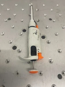 Corning Lambda Plus 20-200 μL Pipettierer - Bild 1 von 2