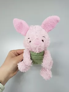 Juguete suave pequeño de peluche Disney 37124 Piglet - Posh Paws, Winnie the Pooh esponjoso - Imagen 1 de 7