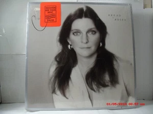 JUDY COLLINS-(LP)- BREAD & ROSES - WITH "I DIDN'T KNOW ABOUT YOU" ELEKTRA-1976 - Picture 1 of 8