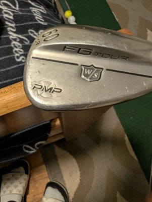 Wilson Staff FG Tour PMP 60° 9° ranuras afiladas KBS Hi Rev 2.0 125 eje rígido Foto 1 de 4