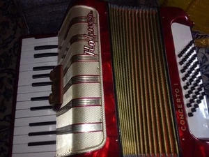 Hohner Akkordeon concerto I mit Koffer und Trägeriemen, Gut/Voll funktionsfähig - Bild 1 von 11
