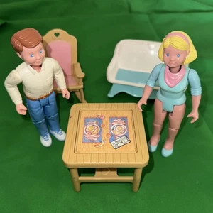 Vtg 1993 Fisher-Price Loving Family Figures Doll House People Mom Dad Flip Table - Picture 1 of 5