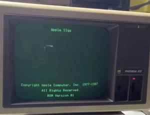 Vintage Apple Monitor III A3M0039 Computer Monitor Works 1982 - Picture 1 of 2
