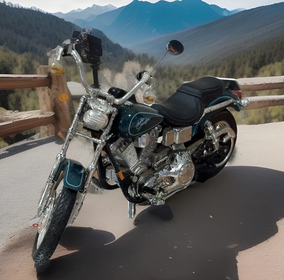 Harley Davidson Dyna Low Rider  1:18 Scale Diecast Motorcycle by Maisto - Green - Image 1 of 4