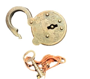 Antikes A-OK Sechshebel Vorhängeschloss mit offenem Laufschlüssel Made in USA - Bild 1 von 7