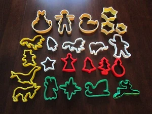 Mixed Lot 23 Cookie Cutters Plastic Christmas Animals - Picture 1 of 5