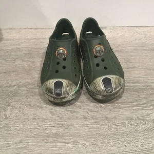 Kids Crocs Star Wars Boba Fett Slip On Size 1 Unique  - Picture 1 of 6