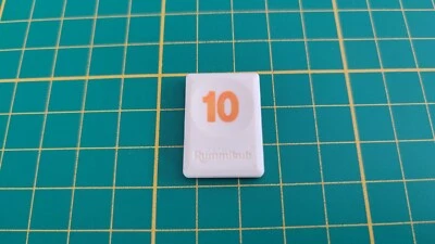 Tuile chiffre 10 orange jeu Rummikub rami des chiffres jeu de voyage Hasbro C68 - Photo 1/2