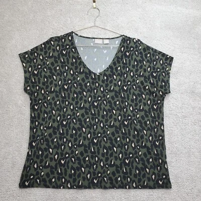 Chicos Top Women 1 Medium Green Cheetah Print Stretch Animal Safari Novel Blouse - Image 1 of 4