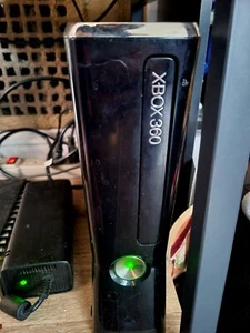 xbox 360 slim 250gb console bundle W OEM CONTROLLER SILVER AND 7 GAMES CIB - Picture 1 of 18