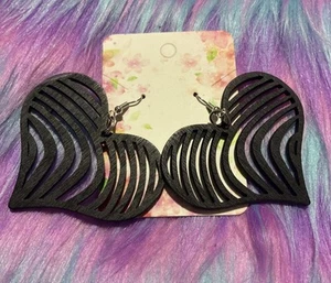 Women Black Drop Style Wooden EarringsCutout Large Lightweight Fashion Jewelry - Picture 1 of 5