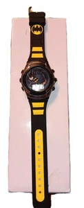 Batman TM & DC Comics Digital Accutime Uhr Batman Schild Gummi - neue Batterie - Bild 1 von 4