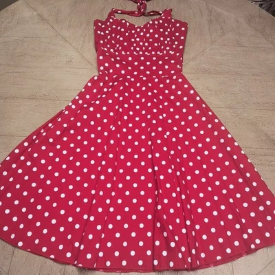 Vestido Halter Sara EE. UU. Pin-up Rojo y Blanco Lunares Calce Pequeño y Acampanado Rockabilly Foto 1 de 4