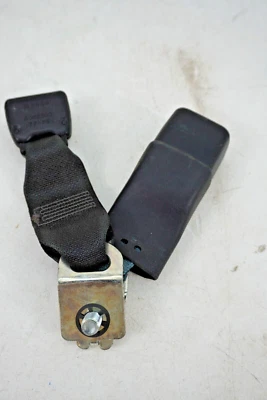 Fivela de cinto de segurança traseira Subaru Forester RHD 2019-2021 FABRICANTE DE EQUIPAMENTO ORIGINAL G068302 - Imagem 1 de 4