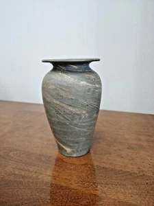 NILOAK POTTERY MISSION SWIRL VASE - SCARCE GREEN COLORS - Picture 1 of 7