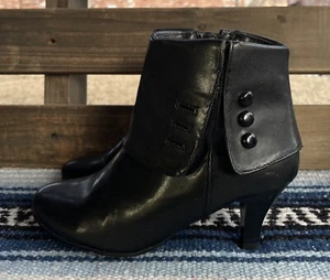 ✅Croft & Barrow Sole Sense Ability KASSANDRA Black Buttons Ankle Boot Women sz 7 - Picture 1 of 16