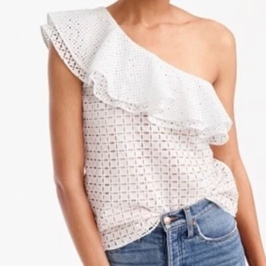 NWT J. Crew White One Shoulder Eyelet Ruffle Blouse Top Size 4 Preppy Feminine - Picture 1 of 8