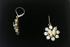 VINTAGE NEU HULTQUIST VERSILBERTE ELEGANTE OHRRINGE 8 KLARE KRISTALLE SCHMETTERLING - Bild 1 von 3