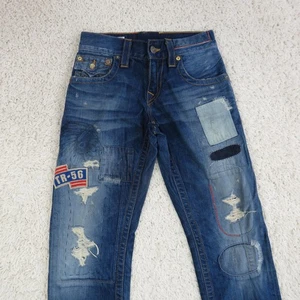 Pantalones de mezclilla True Religion para hombre 32x33 azul desgastado parche reparación dobladillo recto crudo EE. UU. - Imagen 1 de 14