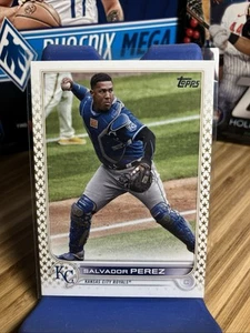 2022 Topps Complete Set Gold Stars Salvador Perez #219 Kansas City Royals - Picture 1 of 2