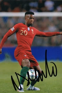 PORTUGAL, LOBOS Y FENERBAHCE: FOTO DE ACCIÓN FIRMADA POR NELSON SEMEDO 6x4 + certificado de autenticidad *prueba* - Imagen 1 de 2