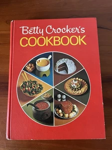 Vintage 1972 Betty Crocker's Cookbook Sears Holiday Edition HC 12th Print - Picture 1 of 11