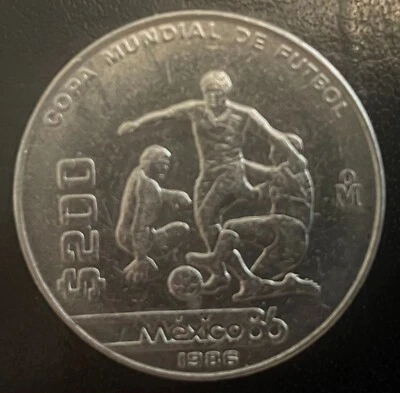 1986 MEXICO  200 PESOS COPA MUNDIAL DE FUTBOL COIN - Image 1 of 2