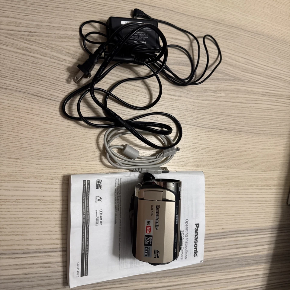 Panasonic SDR-S26 SD HC Digital Video Camera 70x Optical Zoom - Image 1 of 4