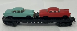 Coche transportador de automóviles Lionel 6424 con 2 autos originales vintage azul y rojo, todos EX - Imagen 1 de 12