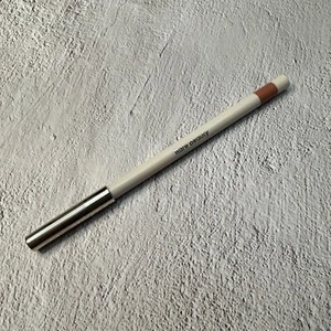 Lápiz delineador de labios raro Beauty Kind Words DIVERTIDO neutro malvo 0,014 oz/0,4 g nuevo sin caja - Imagen 1 de 4