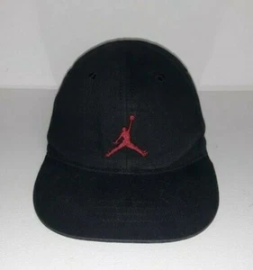 JORDON Jump Man schwarze Mütze / Mütze mit rotem Jump Man Kleinkind - Bild 1 von 6