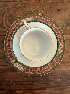 Noritake Royal Hunt Cuatro Piezas Setting Ensalada Pan Taza y Platillo Hueso China - Imagen 1 de 4