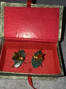 Vintage Golden Jiggly Lucky Gold Grillen auf Blatt in einer Box Chinesisch - Bild 1 von 6