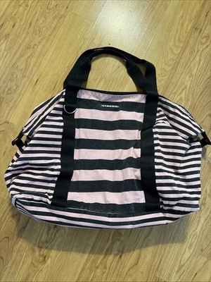 Bolso de Lona Victoria’s Secret Overnight Fin de Semana Expandible Rosa/Negro Grande Foto 1 de 4