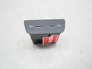 Volkswagen Taigo 2023 USB socket connector 2G6035954 MRS27148 - Picture 1 of 3