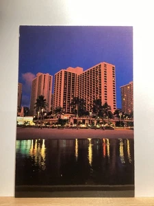 Hawaiian Regent Hotel, 2552 Kalakaua Ave: Waikiki Beach, HI - Vintage Postcard - Picture 1 of 3