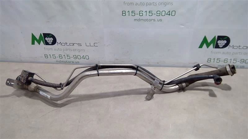 Tubo de cuello de llenado de combustible GMC 2018-2021 Terrain 84341318  Foto 1 de 4