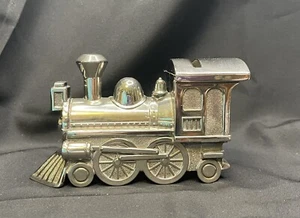 Moneda/Alcancía Tren/Motor Locomotora Metal Tono Plateado De Colección - Imagen 1 de 6