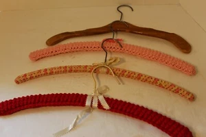 4 Vintage Hangers - Picture 1 of 5