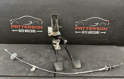 PEDAL EMBRAGUE Y FRENO MITSUBISHI MIRAGE 14-15 Foto 1 de 4