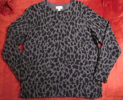 Suéter leve STYLE & CO cinza e preto com estampa de animais tamanho PL - Imagem 1 de 4