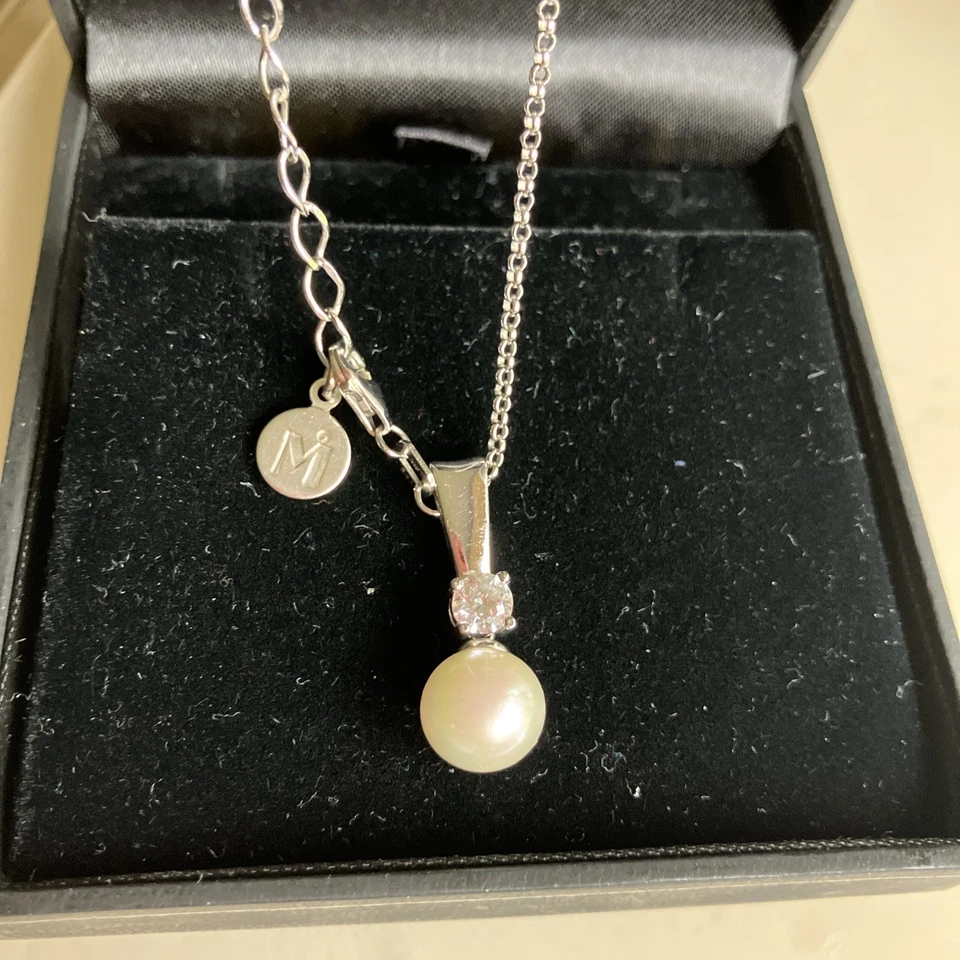 "Collar colgante de perlas simuladas de plata esterlina Majorica circonitas cúbicas 18""" Foto 1 de 4