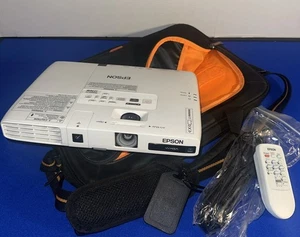 Epson PowerLite 1776W Projector WXGA 3LCD Wireless 3000 Lumens H476A + EXTRAS🔥 - Picture 1 of 9