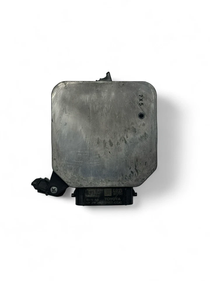 Toyota Prius LED Headlight Ballast 89907‑47040 OEM L/H 2017–2019 Silver - Image 1 of 1