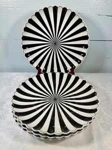 Grace Teaware 11" Black and White Scallop Porcelain Dinner Plates Set of 4 New - Picture 1 of 5