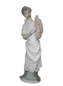 Lladro Figurine Doctor OBSTETRICIAN OB/GYN with Baby #4763 Retired 14.5” Spain - Picture 1 of 7