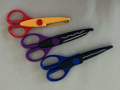 3 Bastelscheren / Motivscheren mit Wellen- Zierkantenfunktion - Bild 1 von 3
