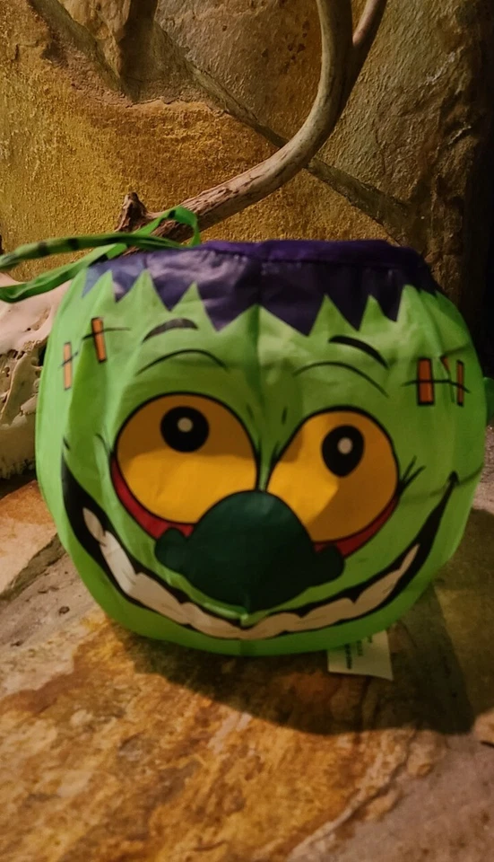 De colección GEMMY TRUCO O TRATO Cubo de Caramelo Tela Halloween Cara de Monstruo Plegable Foto 1 de 4