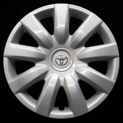 Hubcap for Toyota Camry 2004-2006, Genuine Factory OEM 15-inch Wheel Cover 61136 - Image 1 of 4