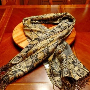 Scarf/ WRAP - Picture 1 of 5